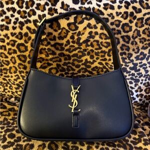 ❗️SOLD❗️Black Leather Shoulder Bag